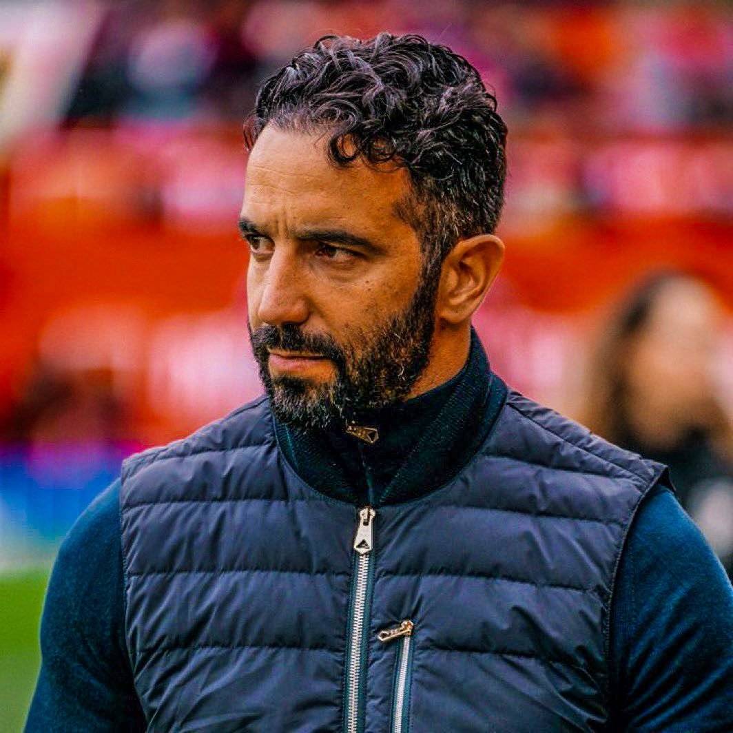 曼联训练开放日,今晨止住颓势引欢呼,欧冠在即,高层口径保持一致 曼联训练开放日,今晨止住颓势引欢呼,欧冠在即,高层口径保持一致