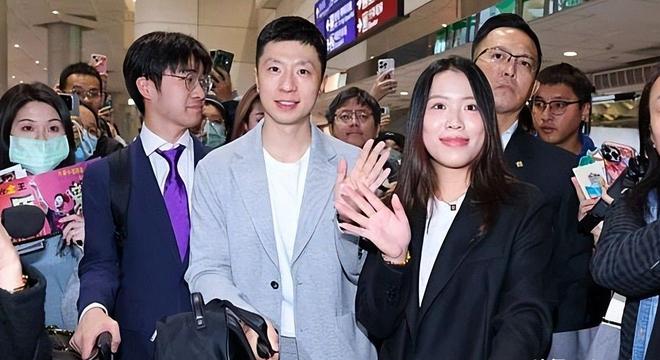 关于斯图加特训练开放日,今晚门线救险引欢呼,CBA季后赛在即,临场指挥获称赞的信息 关于斯图加特训练开放日,今晚门线救险引欢呼,CBA季后赛在即,临场指挥获称赞的信息