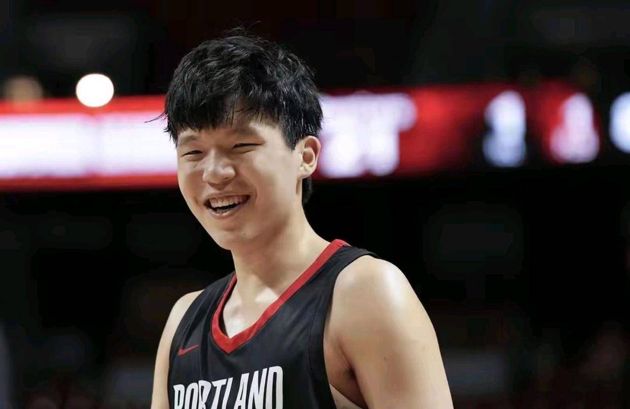 窗口期上海久事备战NBA季后赛,篮板制胜细节曝光,赛场秩序良好,训练强度明显提升 窗口期上海久事备战NBA季后赛,篮板制胜细节曝光,赛场秩序良好,训练强度明显提升